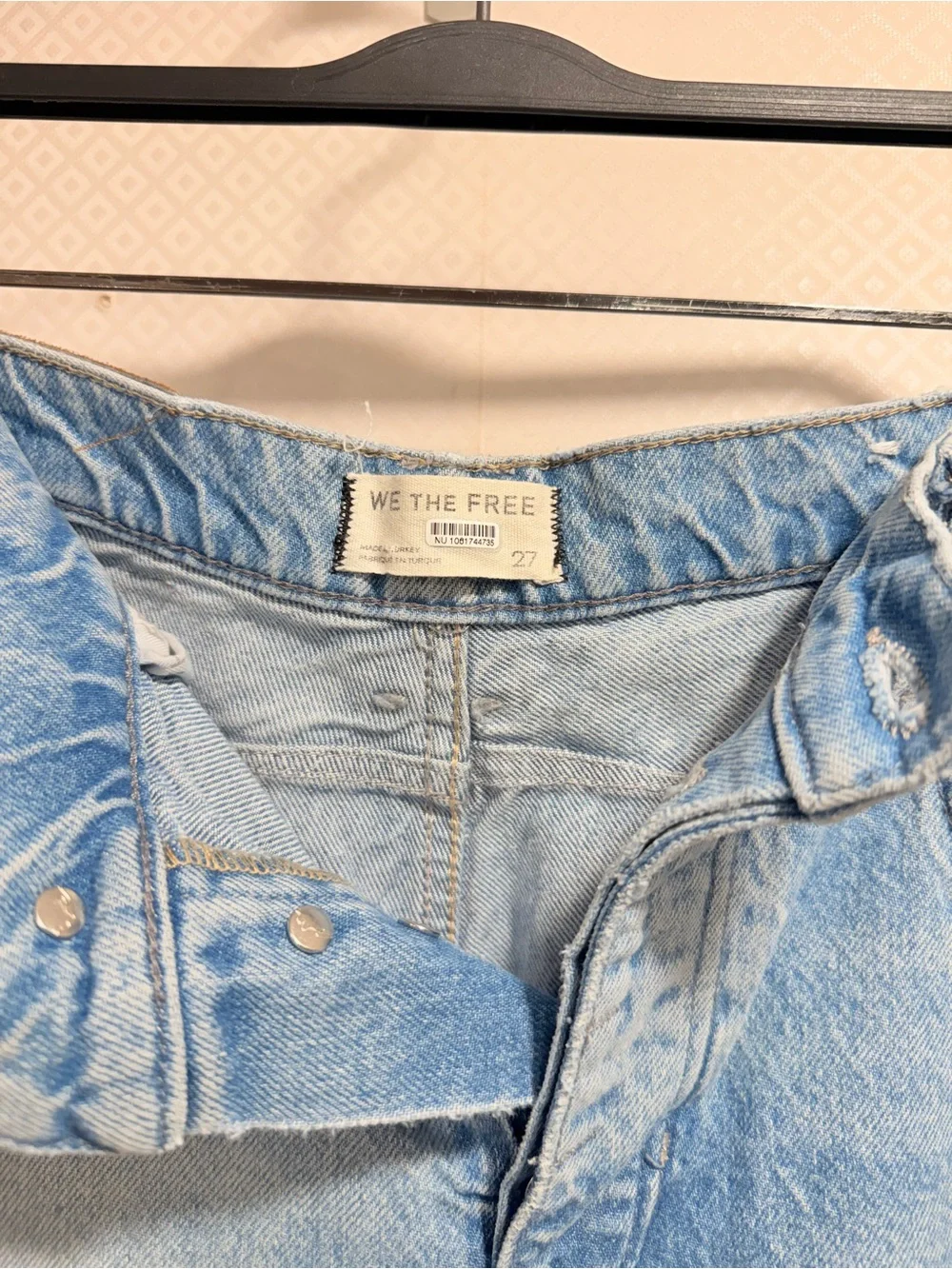 Free People We The Free Distressed Barrel Jeans  Light Wash Wide-Leg Jeans Sz 27